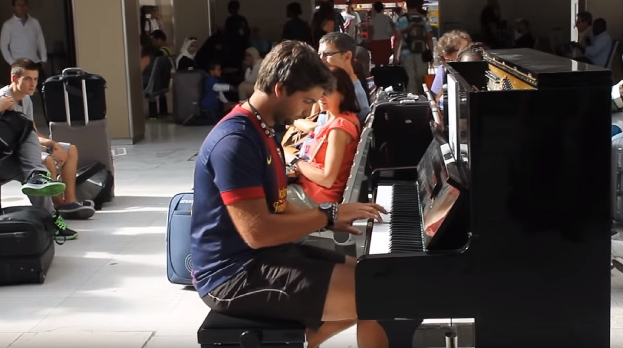 Αυτό το βίντεο έχει ξεπεράσει τις 60 εκατομμύρια προβολές και ο λόγος είναι προφανής