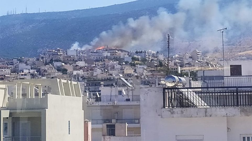 Φωτιά τώρα στον Βύρωνα
