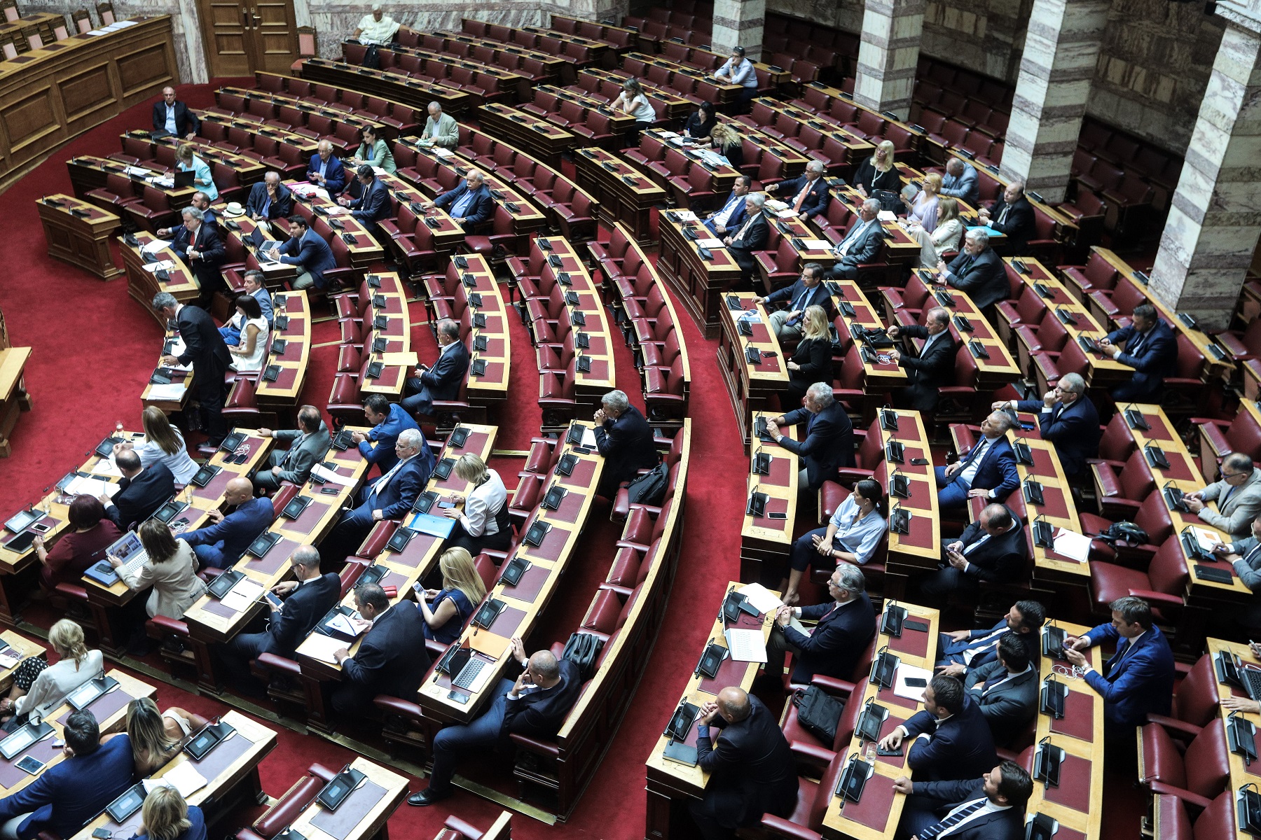 Βουλή: Όλα τα κόμματα, πλην του ΚΚΕ, υπερψήφισαν επί της αρχής το νομοσχέδιο για τα προσωπικά δεδομένα