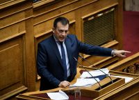 Γιάννης Βρούτσης: Η κυβέρνηση καταργεί ιδεοληπτικές διατάξεις για να περιφρουρήσει εξελίξεις