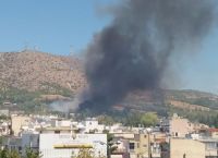 Φωτιά στο Χαϊδάρι: Ενισχύθηκαν οι δυνάμεις της πυροσβεστικής – Έκλεισαν οι κεντρικοί δρόμοι