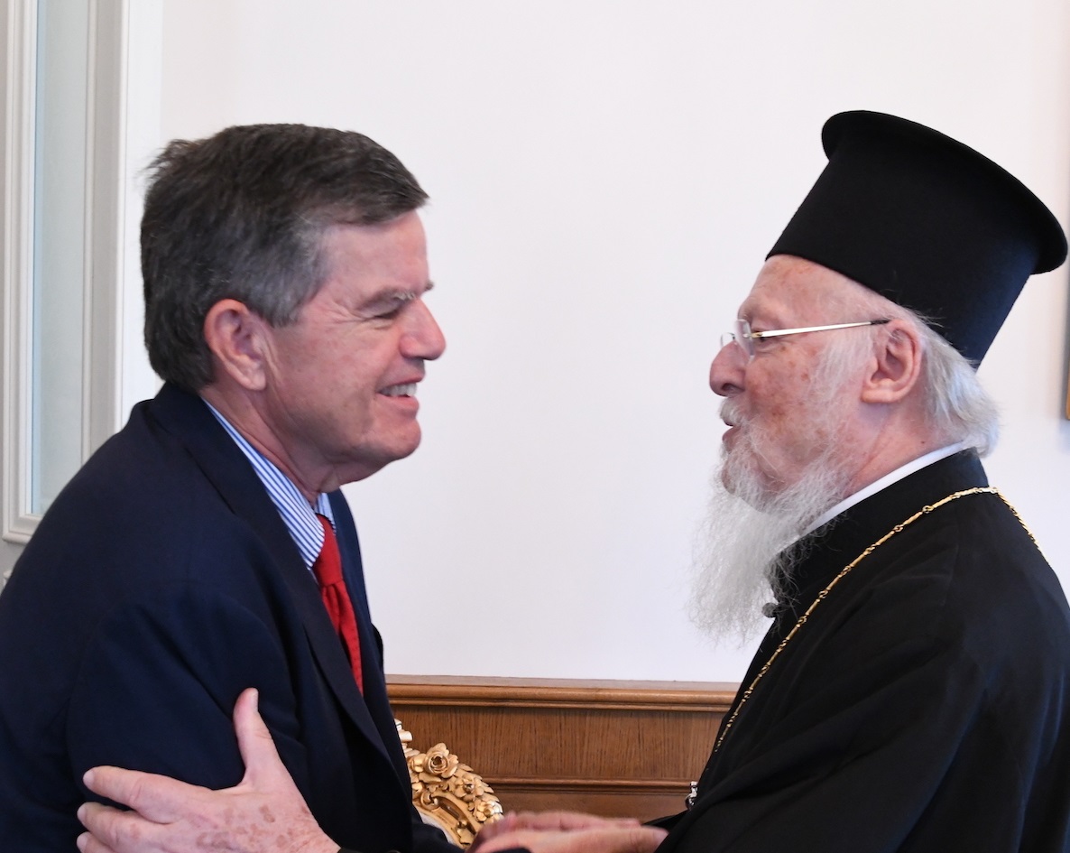 Αθανάσιος Μαρτίνος: Φιλάνθρωπος και φιλάγιος ο νέος διοικητής του Αγίου Όρους