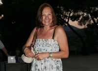 Ελένη Τζώρτζη: Ατύχημα για τη γνωστή ηθοποιό – Έσπασε το πόδι της Ελένη Τζώρτζη: Ατύχημα για τη γνωστή ηθοποιό – Έσπασε το πόδι της