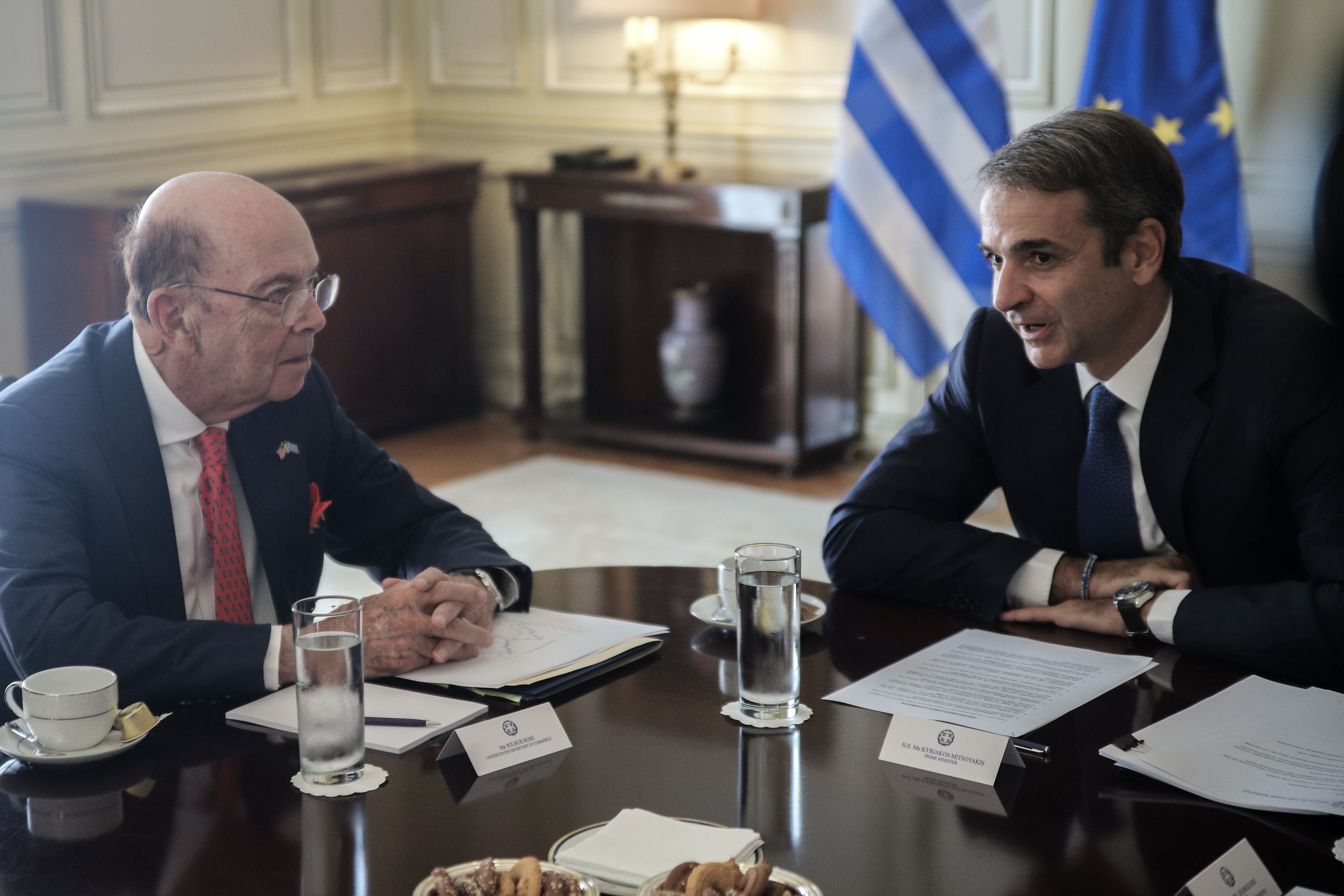 Οι αμερικανικές επενδύσεις στο επίκεντρο της συνάντησης Κυριάκου Μητσοτάκη – Γουίλμπουρ Ρος