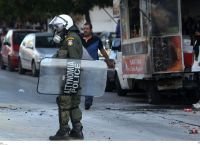 Γιώργος Χοχλάκης: “Με χτύπησαν με σιδερογροθιά στο πρόσωπο, χτύπησαν και τον γιο μου”