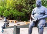 Άγαλμα στην Ιαπωνία: Η αξία των ανθρώπων δεν μετριέται σε κιλά αλλά στα βιβλία που έχουμε διαβάσει