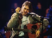Kurt Cobain: Στο σφυρί η διάσημη κιθάρα από το live Unplugged Kurt Cobain: Στο σφυρί η διάσημη κιθάρα από το live Unplugged