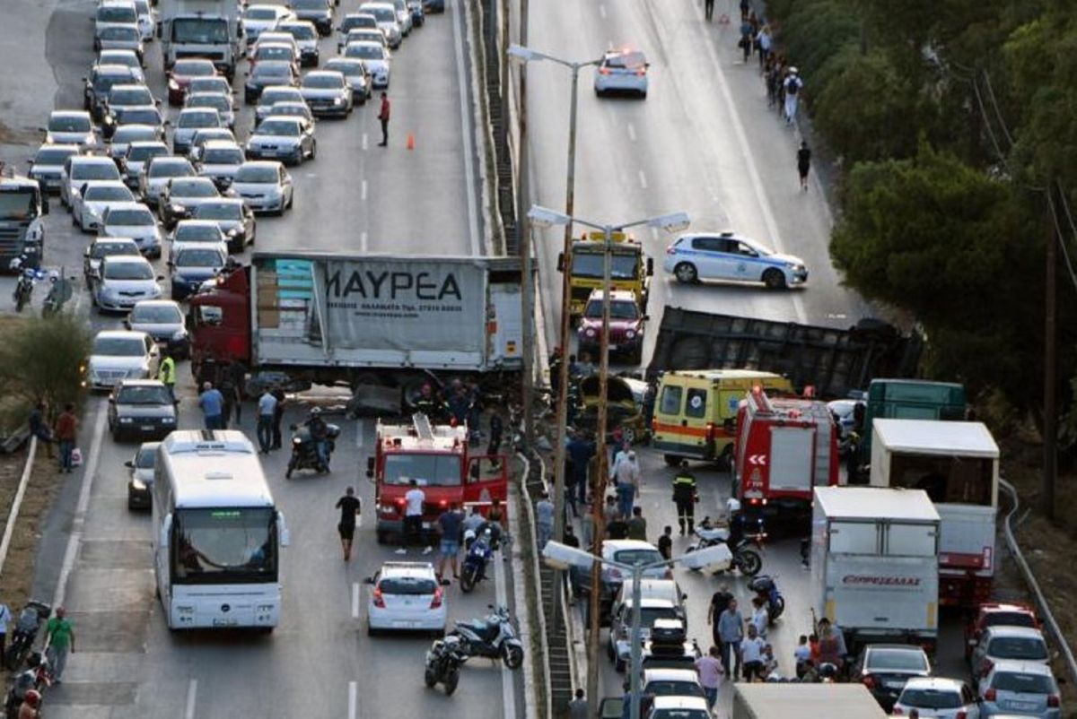Τροχαίο Δαφνί: Ντελαπάρισε νταλίκα στην Αθηνών – Κορίνθου