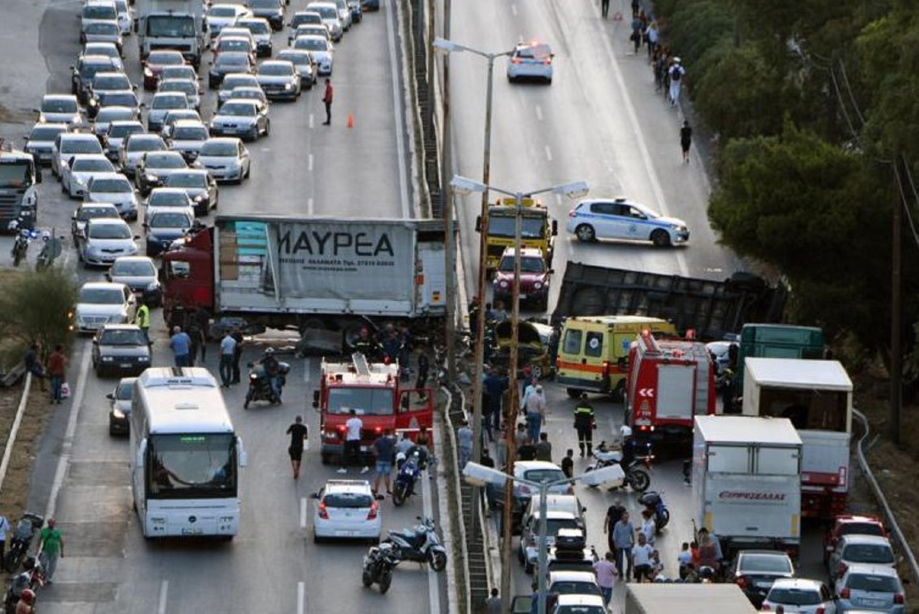 Τροχαίο Δαφνί: Ντελαπάρισε νταλίκα στην Αθηνών – Κορίνθου