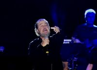 Νέα, ξανθιά, με κοιλιακούς: Αυτή είναι η νέα σύντροφος του Γιάννη Πάριου (pics)
