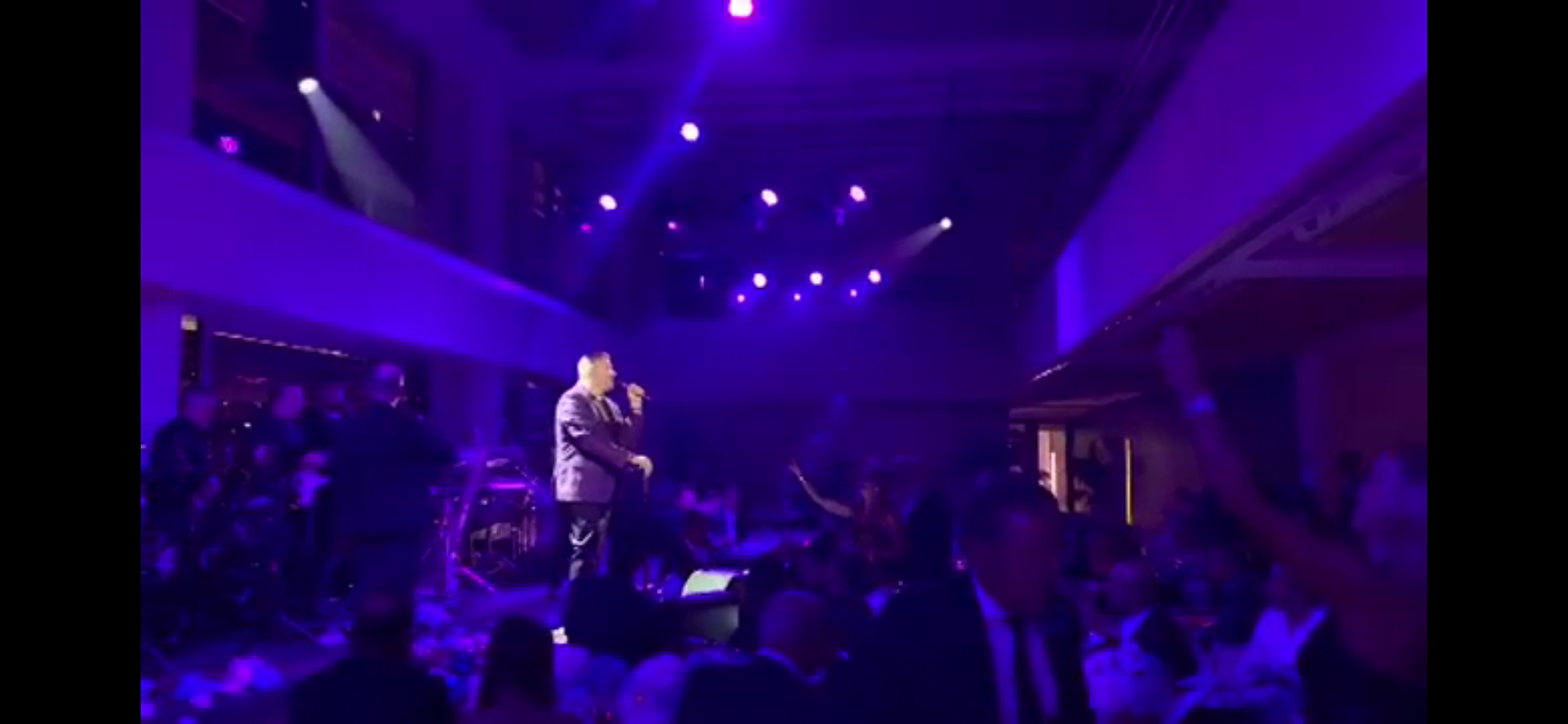 Αποκλειστικά video: Ηχηρή απουσία στη συναυλία του Ρέμου στο Μονακό