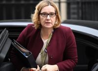 Brexit: Νέο πλήγμα για τον Μπόρις Τζόνσον – Παραιτήθηκε η υπουργός Εργασίας Άμπερ Ραντ