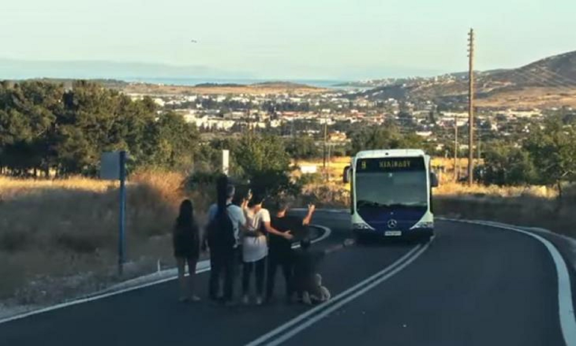 Αυτή είναι η πιο αστεία διαφήμιση για συγκοινωνίες στην Ελλάδα (vid)
