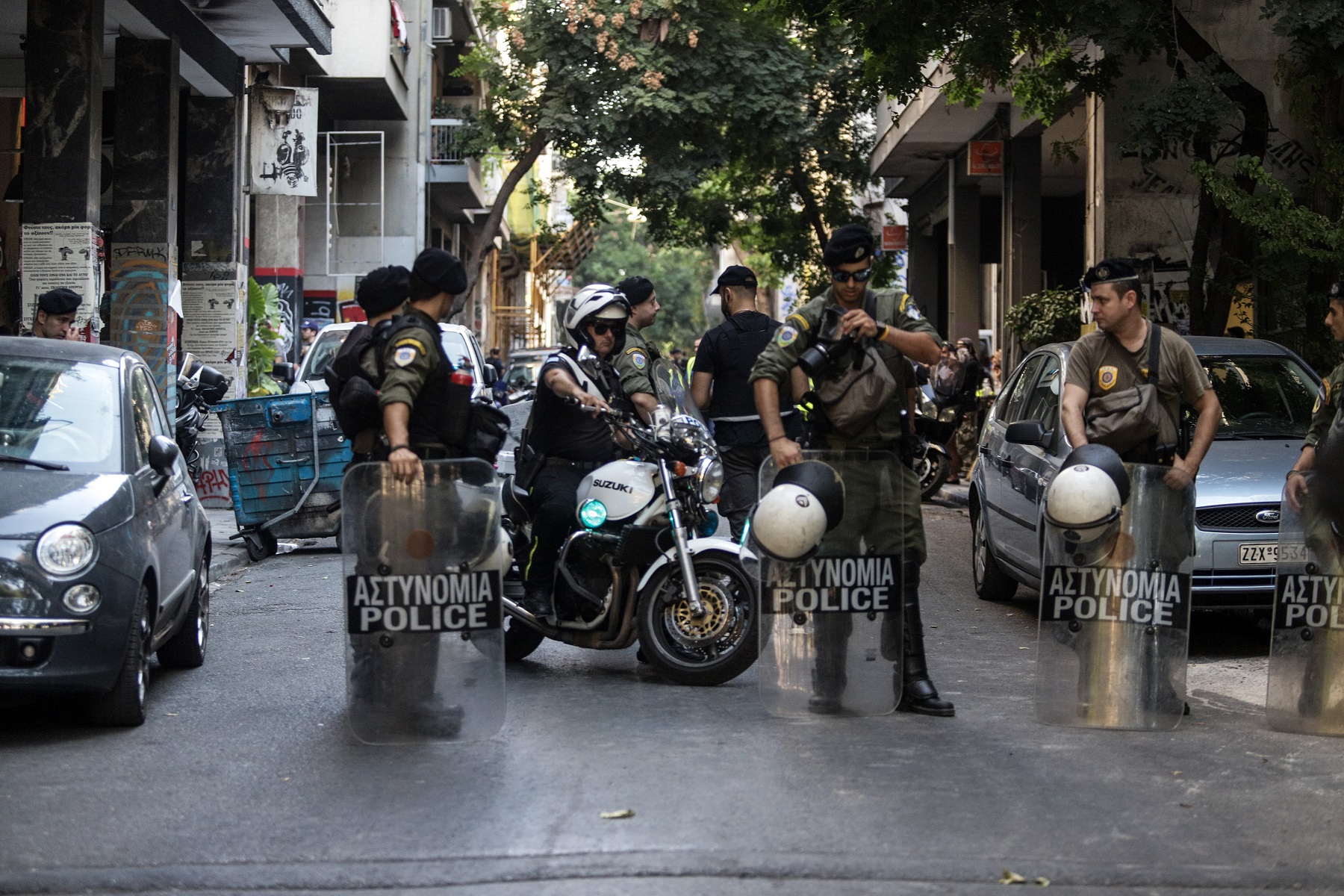 Τα Εξάρχεια, ο νόμος η τάξη και οι χρήσιμοι ηλίθιοι