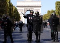 Γαλλία: Συναγερμός από πυροβολισμούς έξω από τζαμί Γαλλία: Συναγερμός από πυροβολισμούς έξω από τζαμί