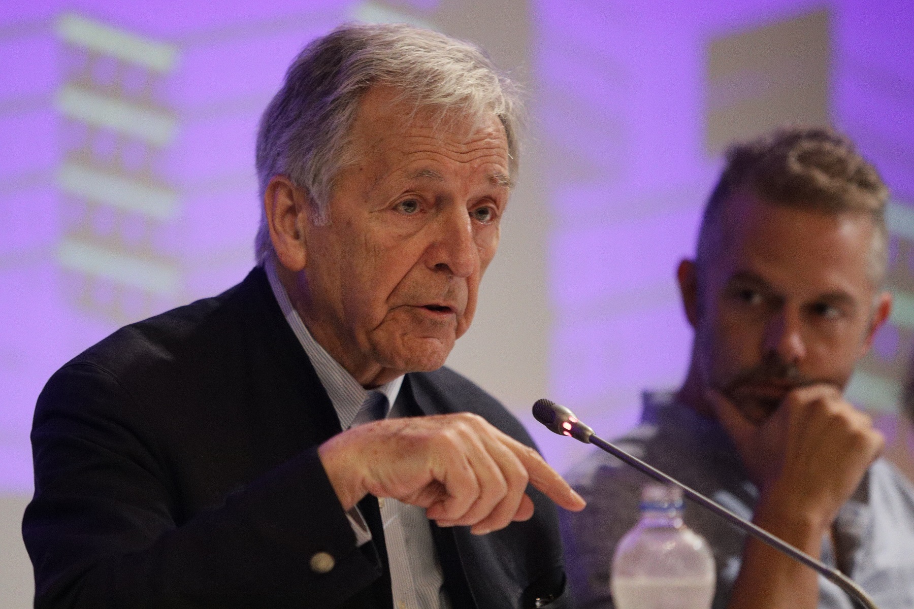 Κώστας Γαβράς: “Ο ελληνικός λαός υπέφερε φοβερά και η Ευρώπη έπαιξε αρνητικό ρόλο”