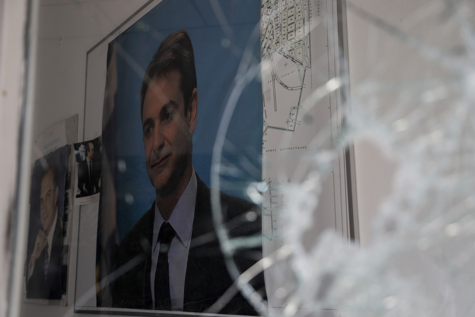 Επιθέσεις στα γραφεία ΝΔ: Ανάληψη ευθύνης από άτομα του αναρχικού χώρου