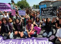 Τουρκία: Δεκάδες διαδηλωτές στους δρόμους για να καταγγείλουν τη βία σε βάρος των γυναικών