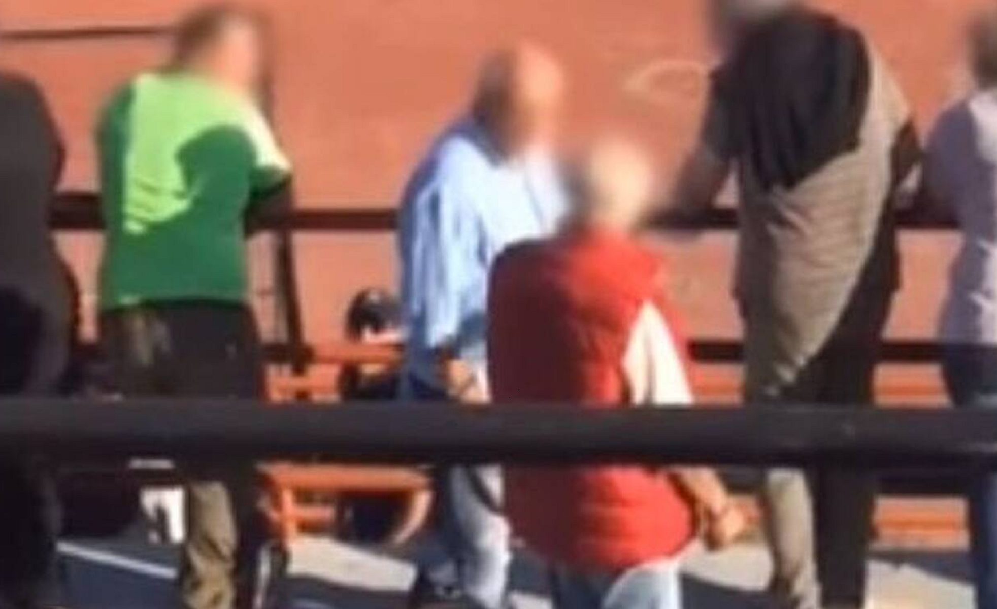 Καλαμαριά: Βίντεο ντοκουμέντο από την την πτώση του 70χρονου στο γήπεδο