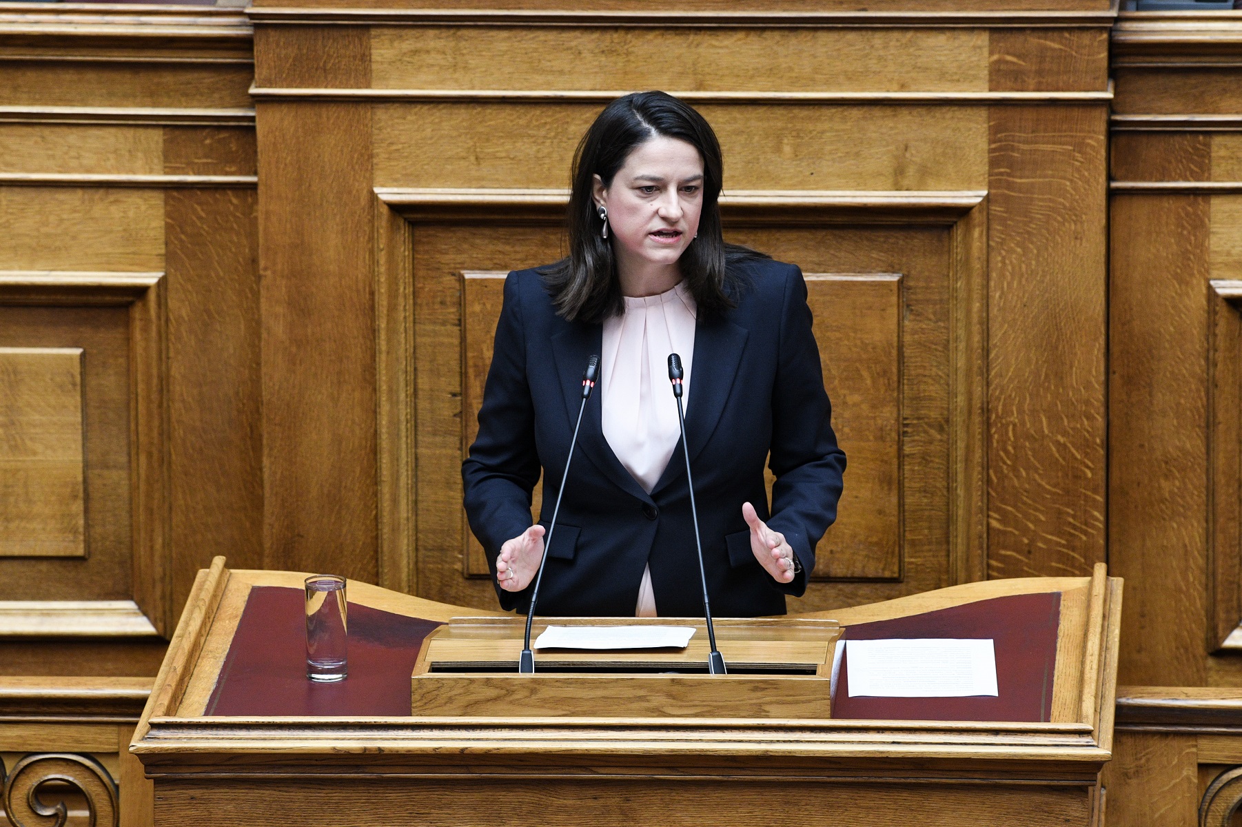 Νίκη Κεραμέως: Νέος νόμος για χώρους θρησκευτικής λατρείας στην Ελλάδα