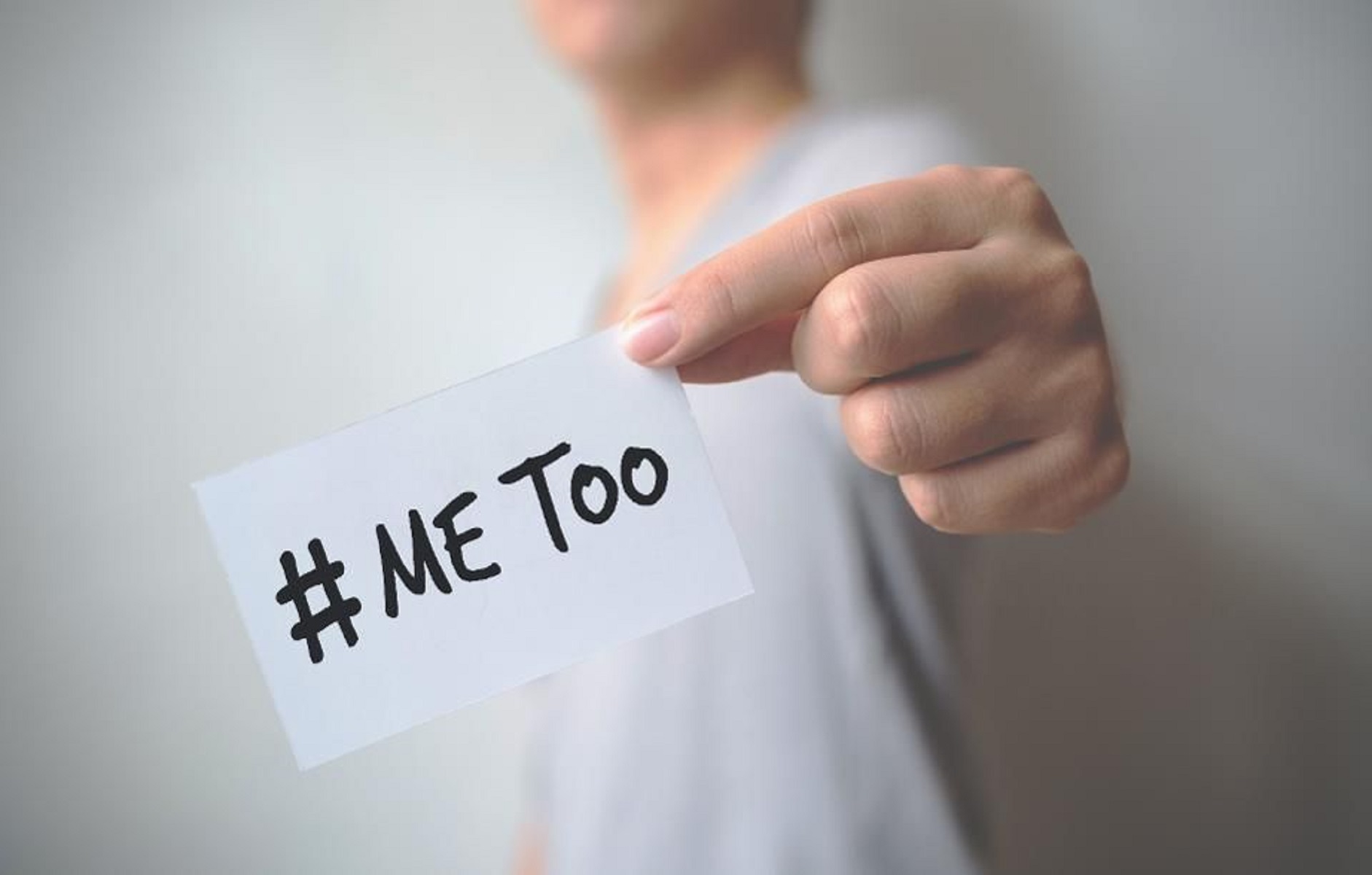 Σάντρα Μιλέρ: Η γυναίκα πίσω από το γαλλικό #MeToo καταδικάστηκε για δυσφήμιση του άνδρα που κατηγόρησε