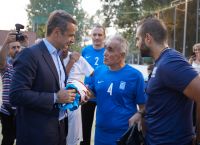 Κυριάκος Μητσοτάκης: Συναντήθηκε με την εθνική ομάδα ποδοσφαίρου τυφλών