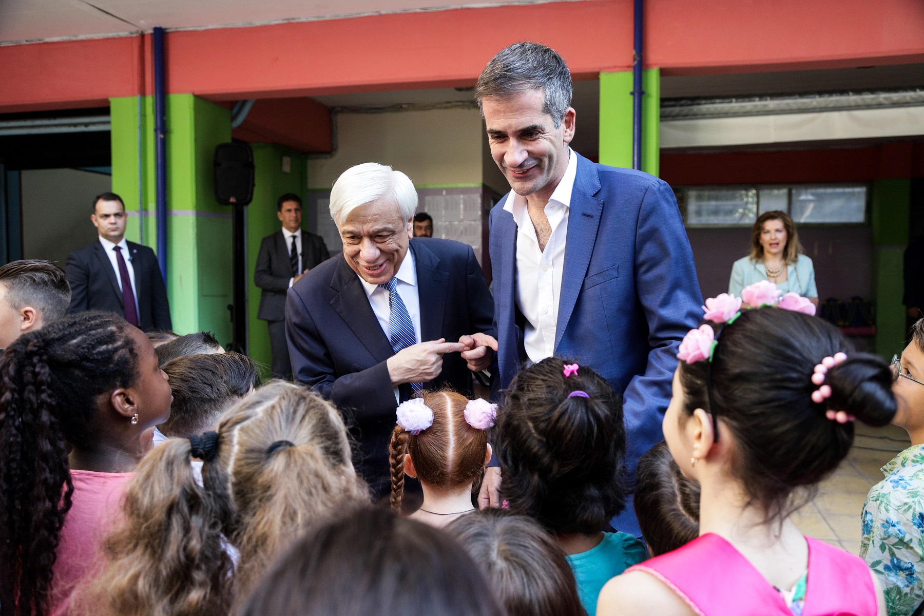 Πρώτη μέρα σχολείο: Οι ευχές του Κώστα Μπακογιάννη