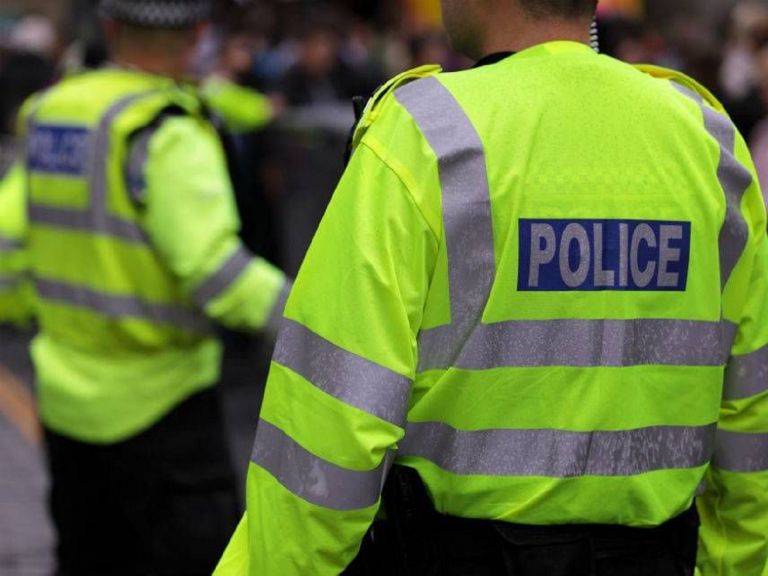 Πανικός στη Βρετανία: Επίθεση με μαχαίρι σε χριστουγεννιάτικη αγορά