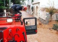 Θεσσαλονίκη: Πολλά προβλήματα από τη νεροποντή – Επί ποδός η Πυροσβεστική