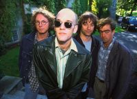 REM: Προσφέρουν έσοδα τραγουδιού για τους πληγέντες στις Μπαχάμες