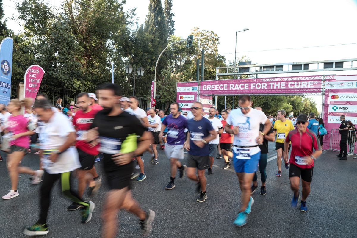 Race for the Cure: Χιλιάδες δρομείς έτρεξαν ενάντια στον καρκίνο του μαστού