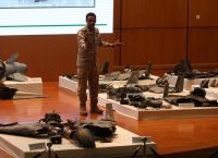 Σαουδική Αραβία: Συντρίμμια ιρανικών πυραύλων παρουσίασαν οι αρχές, ως απόδειξη της ιρανικής επιθετικότητας