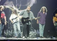 “Πόσο σε θέλω”: Tο διαχρονικό τραγούδι που γράφτηκε σε παραλία (vid)