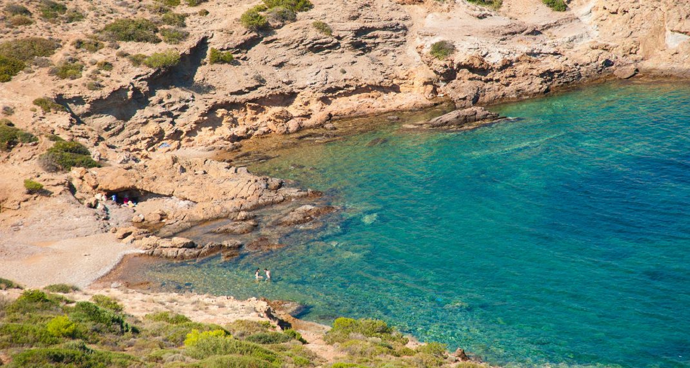 Τσίου: Αυτή είναι η μαγευτική παραλία στην Αττική που δεν ξέρει κανείς