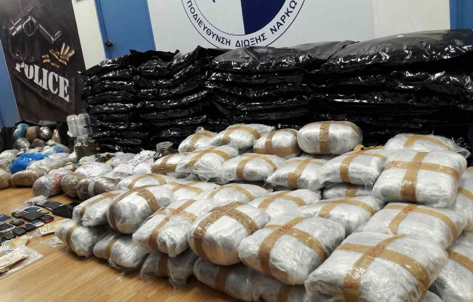 Γιάννενα: Σχεδόν ένας τόνος χασίς εντοπίστηκε σε φορτηγό