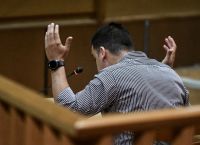 Δίκη Χρυσής Αυγής: «Να βοηθήσω ήθελα», ανέφερε ο κατηγορούμενος για την επίθεση στους αφισοκολλητές του ΠΑΜΕ