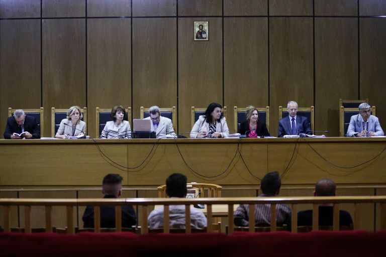 Χρυσή Αυγή: Η εισαγγελέας ζητάει την απαλλαγή για την επίθεση στο “Συνεργείο”
