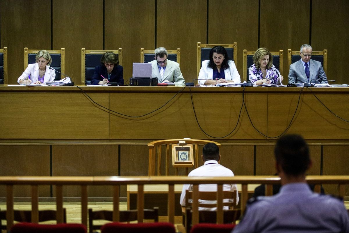 Δίκη Χρυσής Αυγής: Τέσσερις μήνες φυλάκισης σε Παναγιώταρο και Μπαρμπαρούση