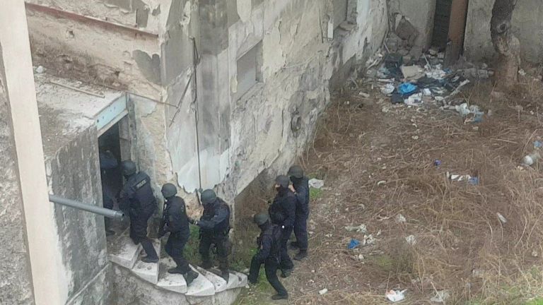 «Σούπερ μάρκετ» ναρκωτικών δίπλα στην ΑΣΟΕΕ