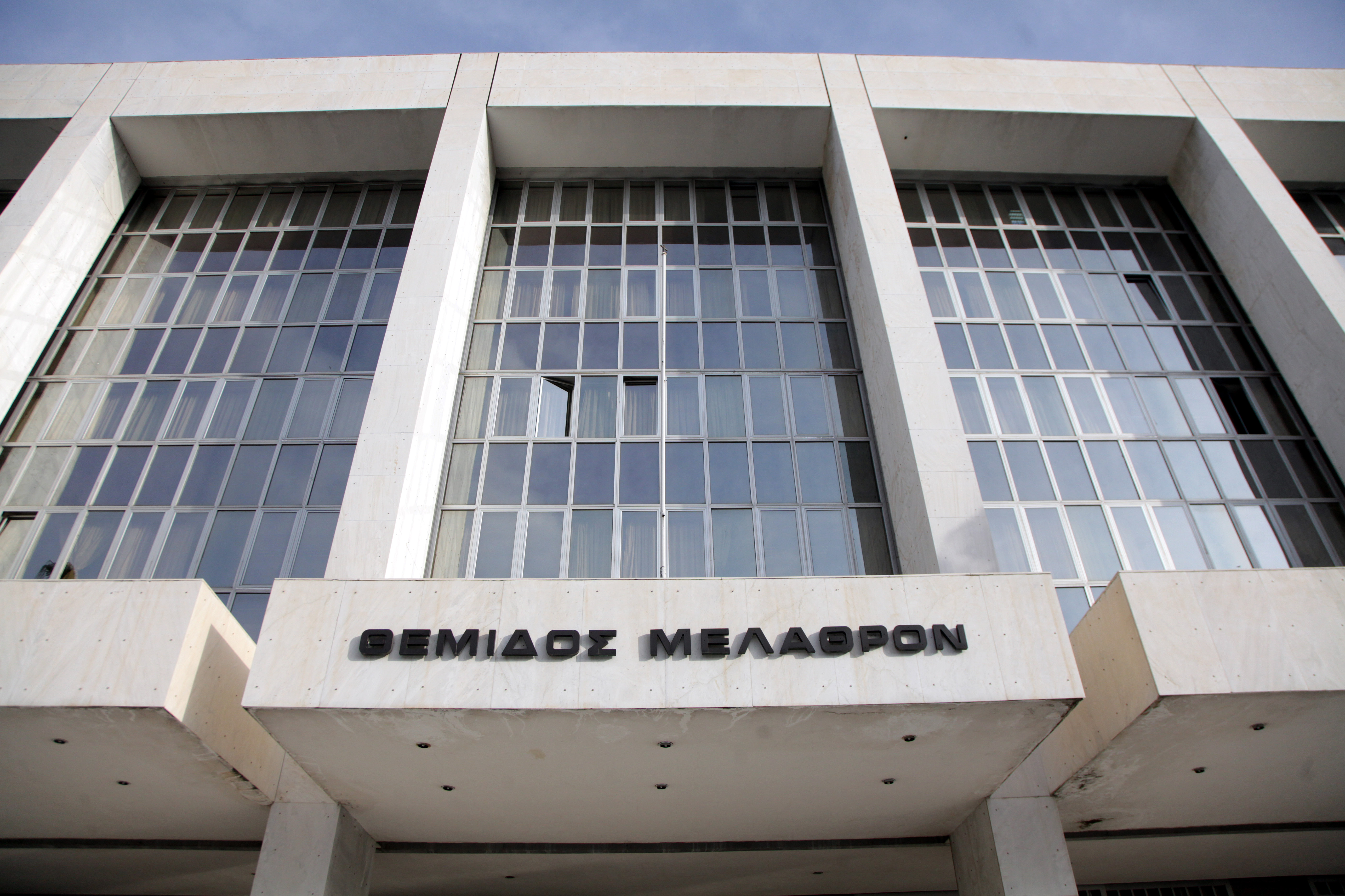 Κορωνοϊός δικαστές: Οι πρόεδροι των Ανωτάτων Δικαστηρίων παραχωρούν τον μισό μισθό τους