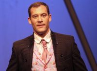 Αντίνοος Αλμπάνης: “Στους δικούς μου είπα για τον καρκίνο πριν την τελευταία χημειοθεραπεία”