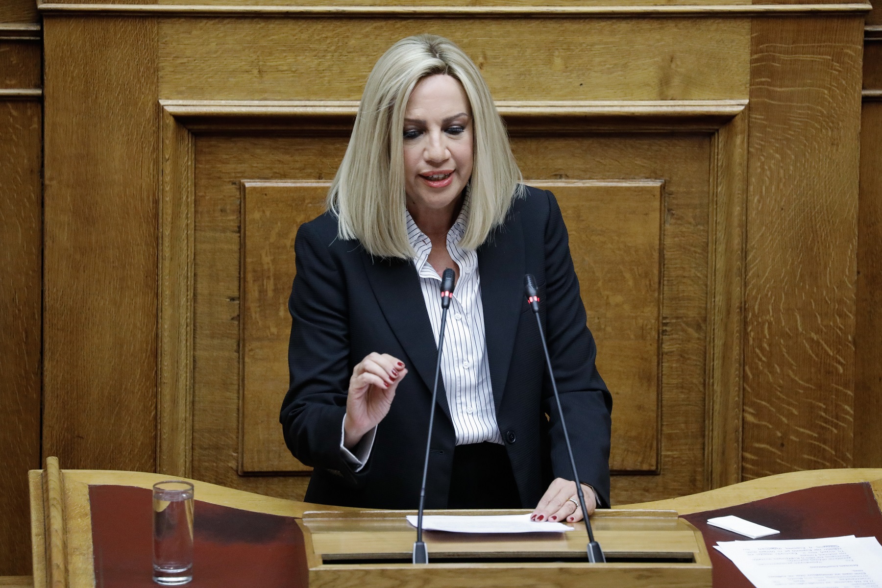 Φώφη Γεννηματά: “Ενισχύετε τους λίγους και ισχυρούς, σε βάρος των πολλών”