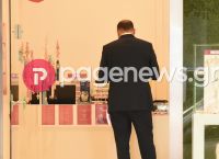 Δημήτρης Τζανακόπουλος: Η επίσκεψή του σε ακριβό κοσμηματοπωλείο του Κολωνακίου και το δώρο έκπληξη Δημήτρης Τζανακόπουλος: Η επίσκεψή του σε ακριβό κοσμηματοπωλείο του Κολωνακίου και το δώρο έκπληξη