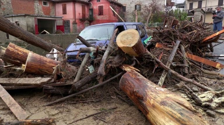 Ιταλία: Ισχυρές καταιγίδες πλήττουν το βόρειο τμήμα – Ένας νεκρός, κατέρρευσε γέφυρα