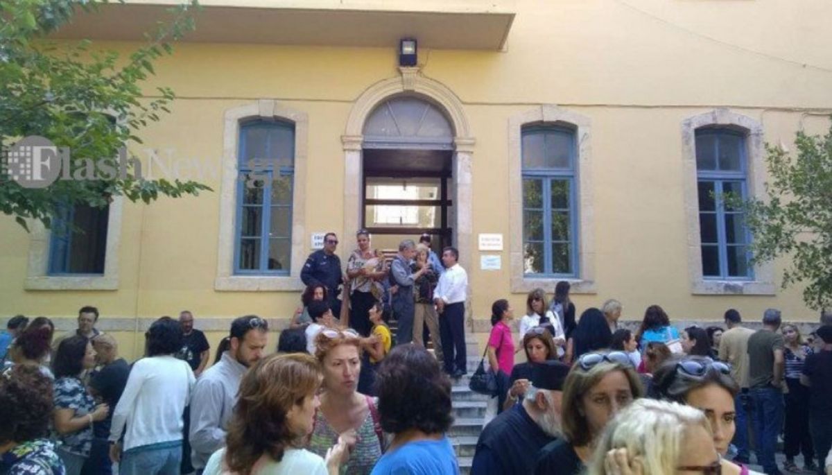 Χανιά: «Η Δικαιοσύνη έβαλε φραγμό στη βία στα σχολεία» λέει η δασκάλα που έπεσε θύμα ξυλοδαρμού από πατέρα
