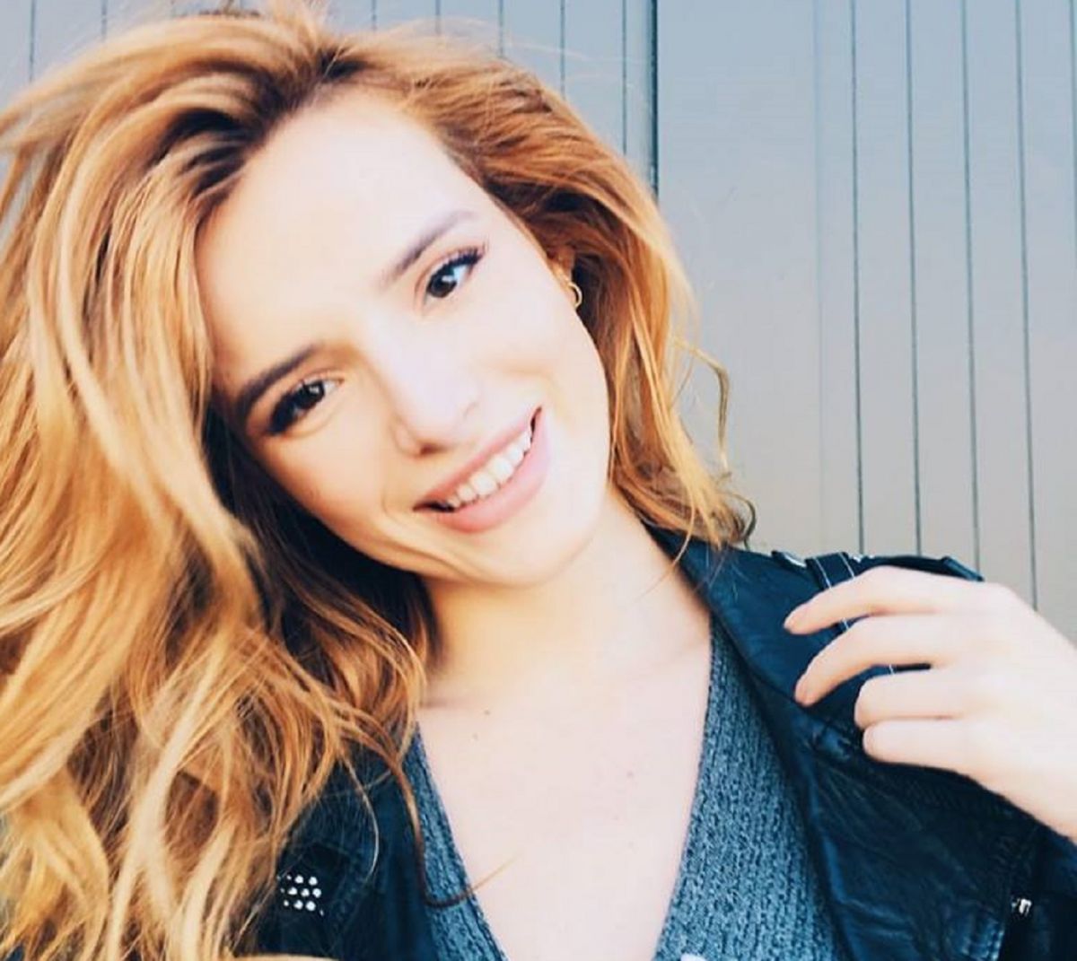 Bella Thorne: Από ηθοποιός της Disney έφτασε να βραβεύεται από το Pornhub