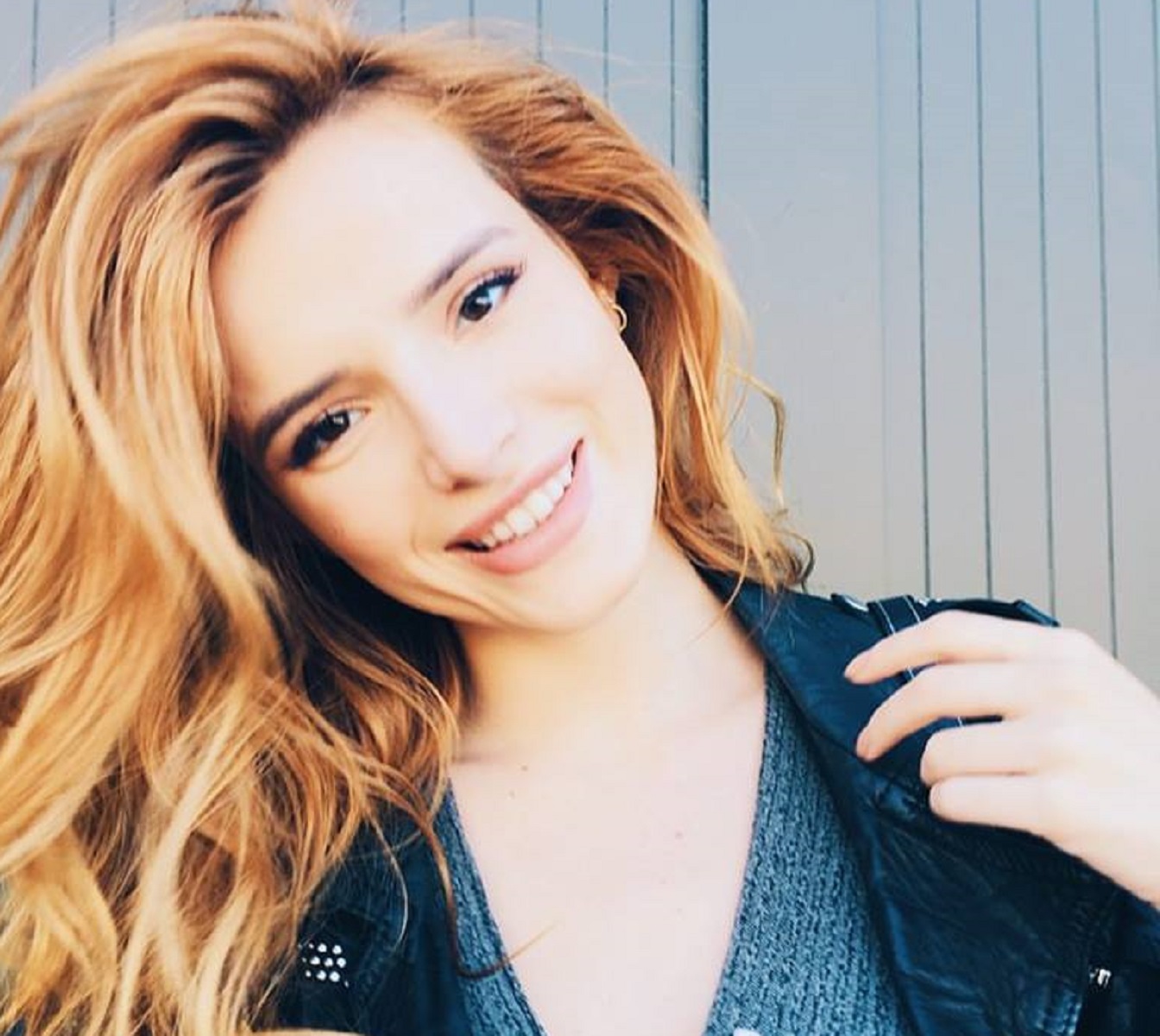 Bella Thorne: Από ηθοποιός της Disney έφτασε να βραβεύεται από το Pornhub