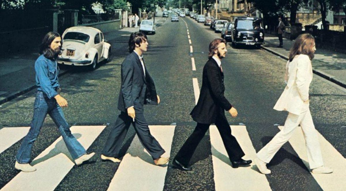 Abbey Road: Το θρυλικό άλμπουμ επέστρεψε στην κορυφή των charts (vids)