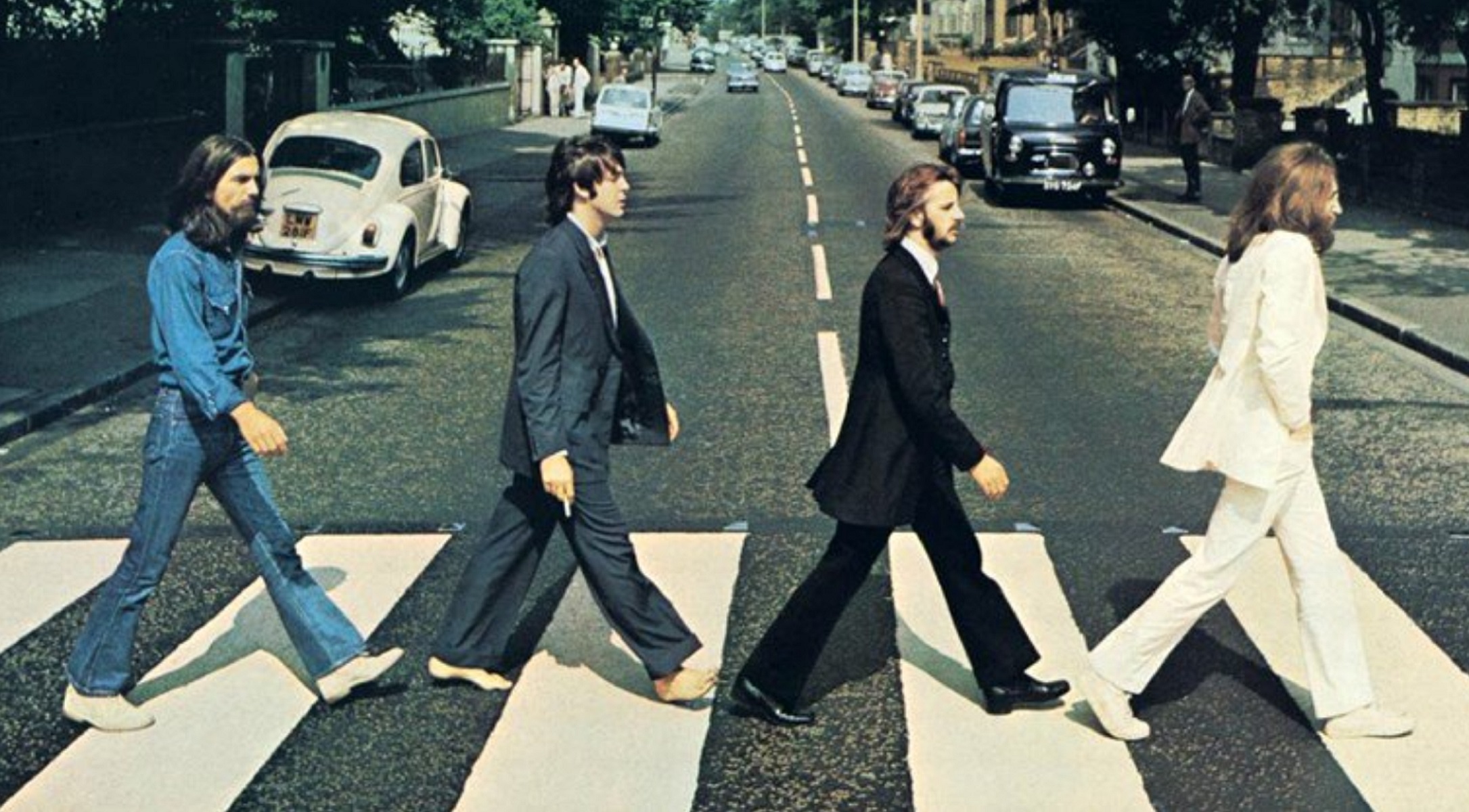 Abbey Road: Το θρυλικό άλμπουμ επέστρεψε στην κορυφή των charts (vids)
