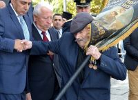 Αντώνης Αλεξανδρής: Ο τελευταίος ήρωας της Λέσβου στην παρέλαση για την 28η Οκτωβρίου Αντώνης Αλεξανδρής: Ο τελευταίος ήρωας της Λέσβου στην παρέλαση για την 28η Οκτωβρίου